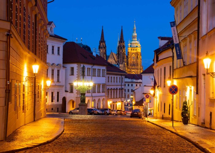 prague-streets-loretanska